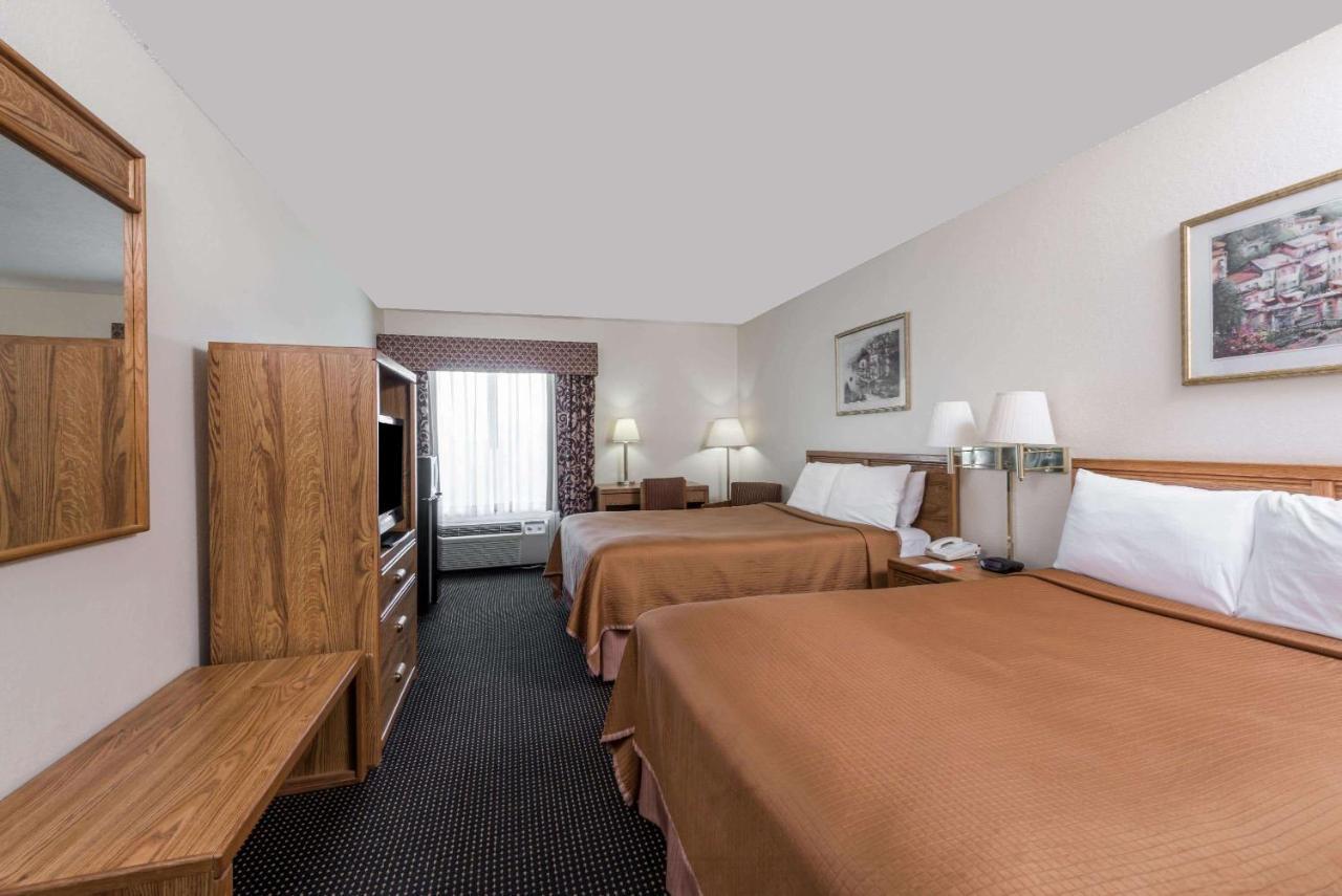 Howard Johnson By Wyndham Iowa La Buitenkant foto