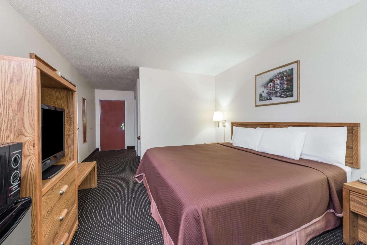 Howard Johnson By Wyndham Iowa La Buitenkant foto